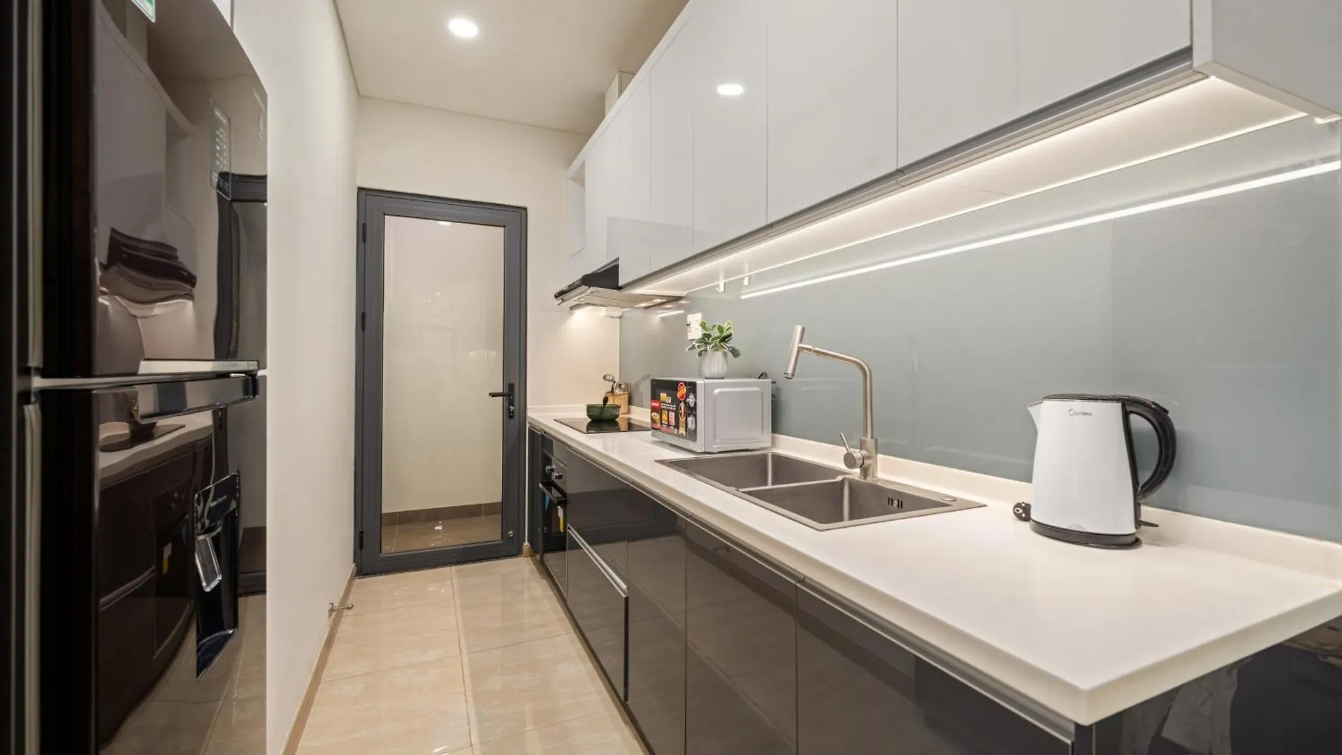 Monarchy Apartment 2Br-80M2 Han River View Da Nang