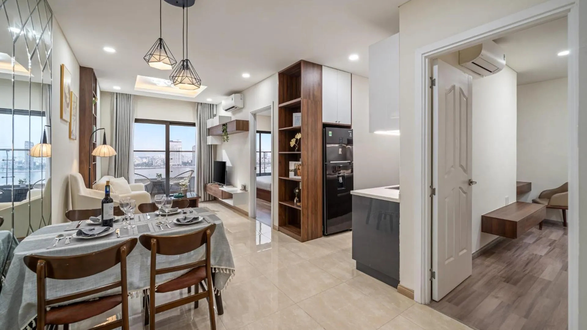 Monarchy Apartment 2Br-80M2 Han River View Da Nang