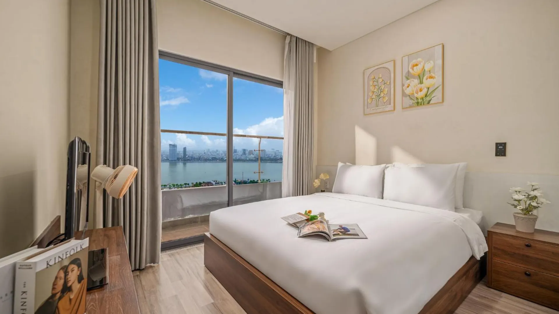 Monarchy Apartment 2Br-80M2 Han River View Da Nang Vietnam
