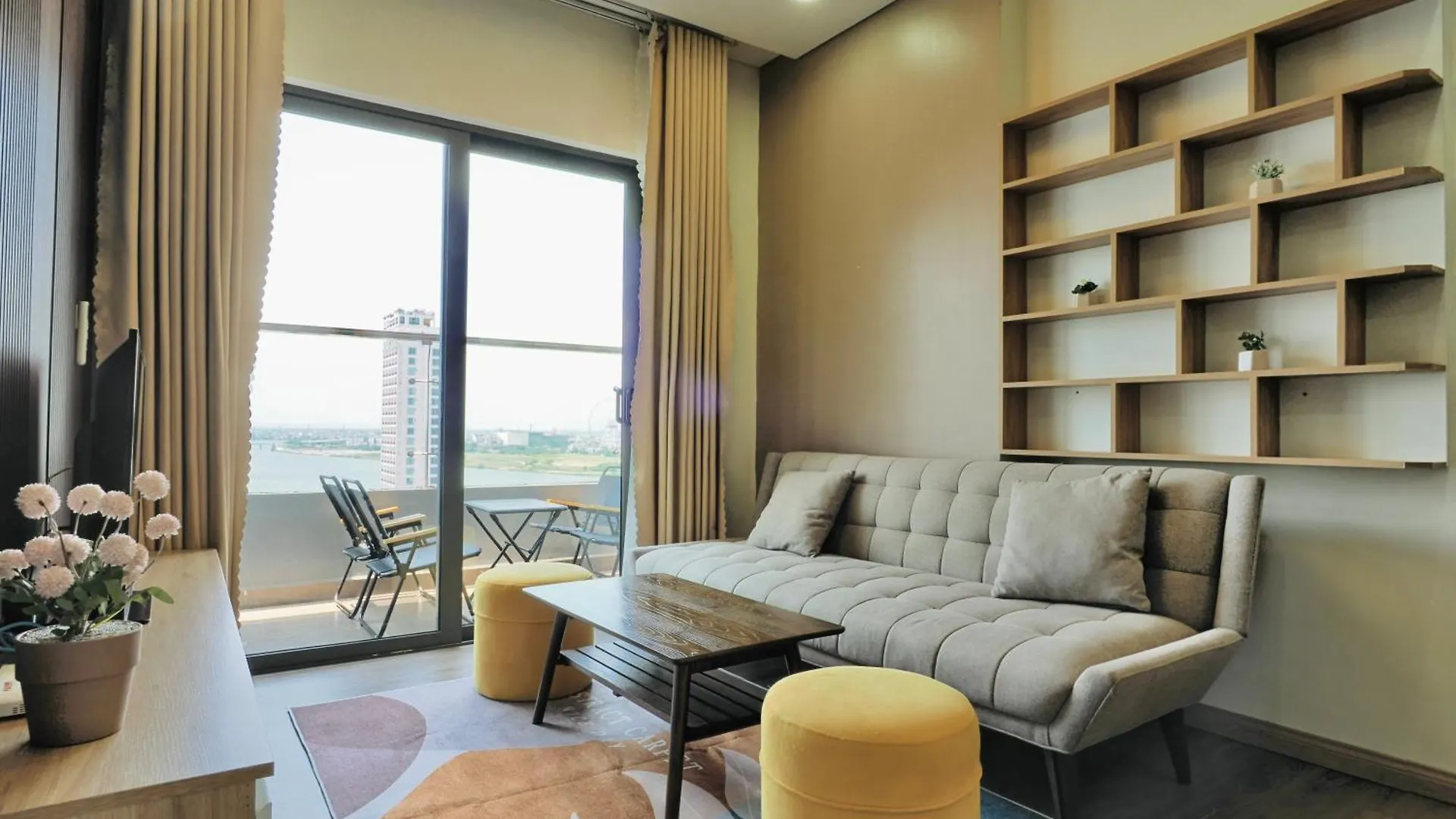 Monarchy Apartment 2Br-80M2 Han River View Da Nang