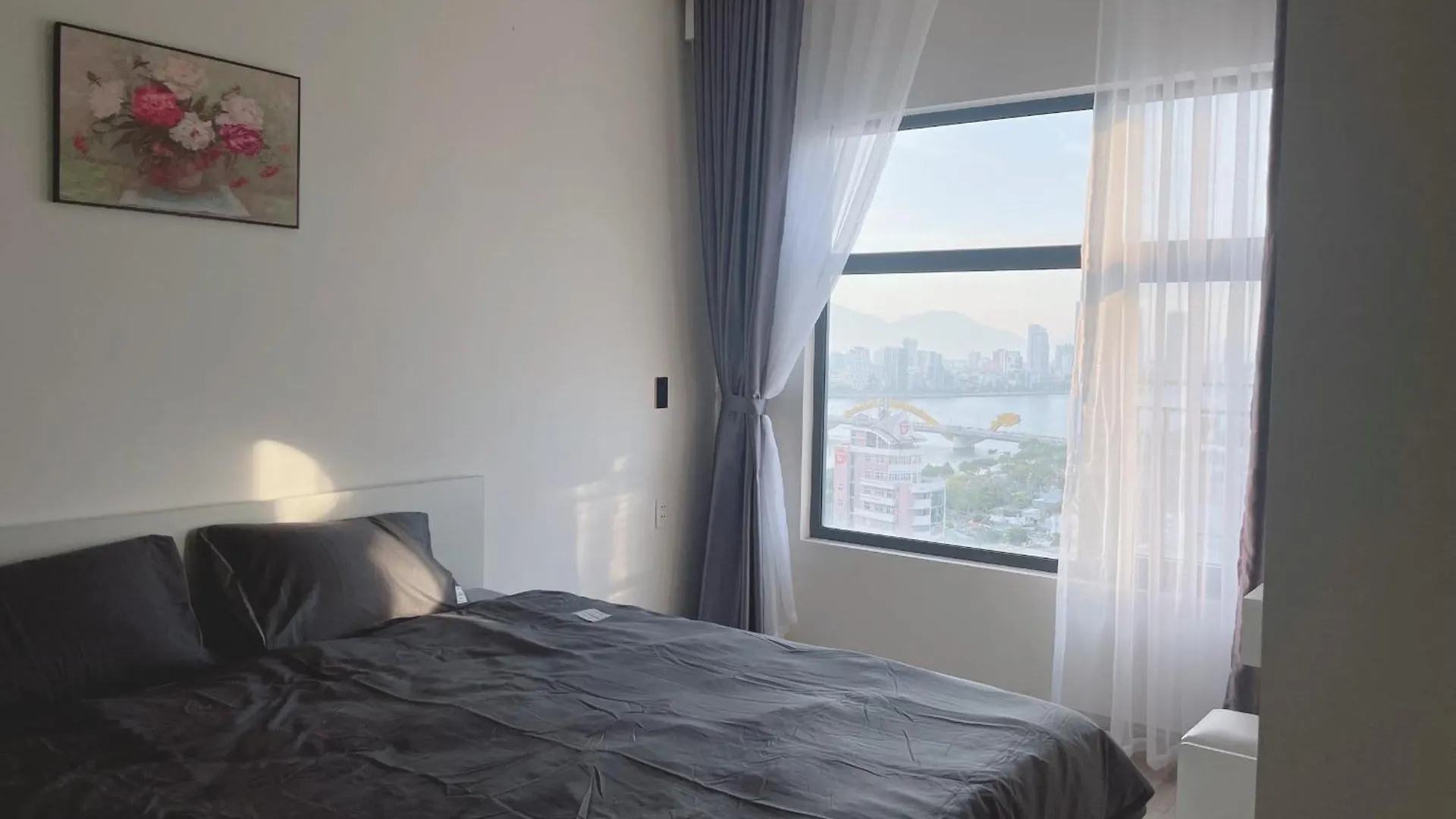 Monarchy Apartment 2Br-80M2 Han River View Da Nang