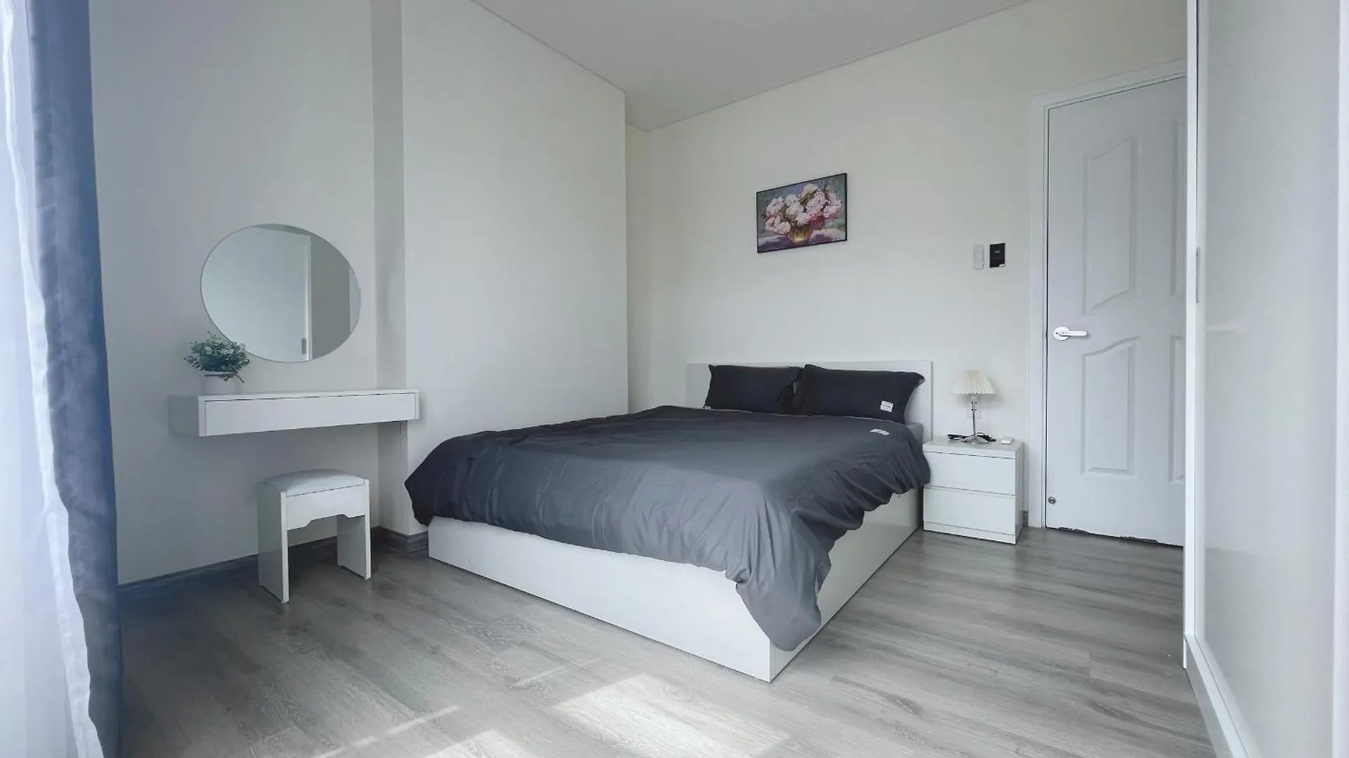Monarchy Apartment 2Br-80M2 Han River View Da Nang