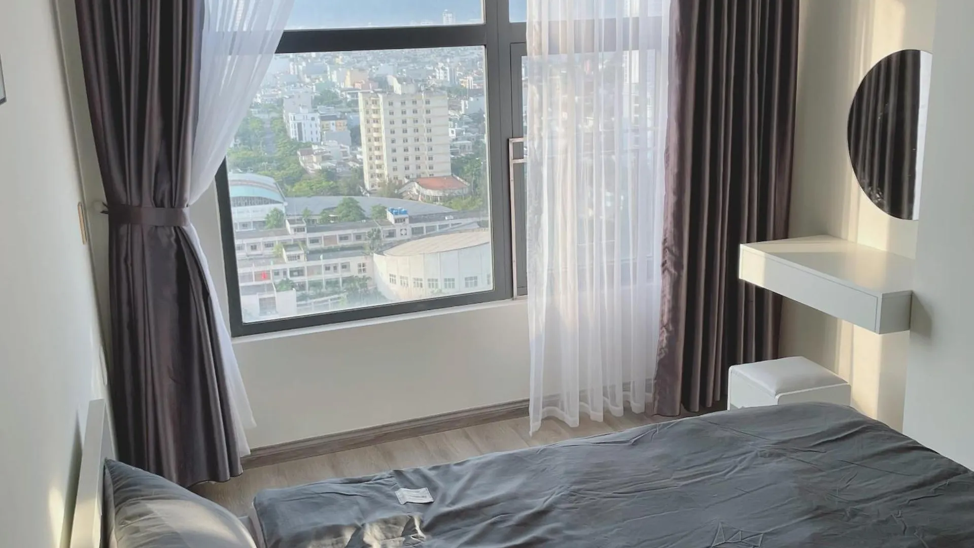 Monarchy Apartment 2Br-80M2 Han River View Da Nang